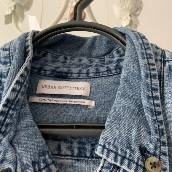 URBAN OUTFITTERS oversized button up - Picture 6 of 8